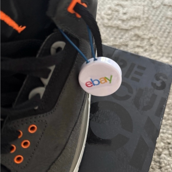 Air Jordan 3 - Picture 5 of 6